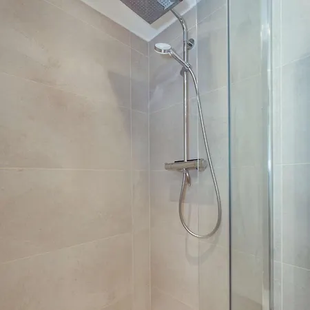 Apartment Modern 2br With Balcony In Howald