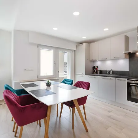 Apartamento Modern 2br With Balcony In Howald