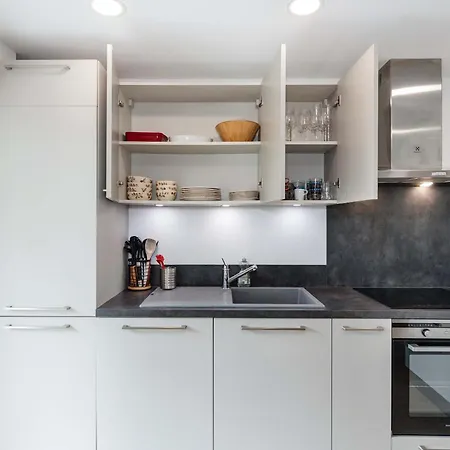 Modern 2br With Balcony In Howald Apartment