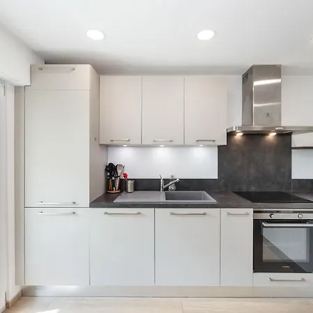 Apartment Modern 2br With Balcony In Howald *